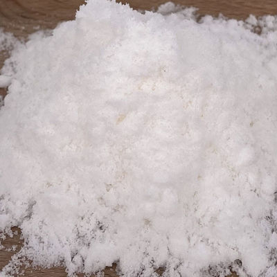 El 98,5 por ciento de nitrito de sodio cristalino blanco NaNO2
